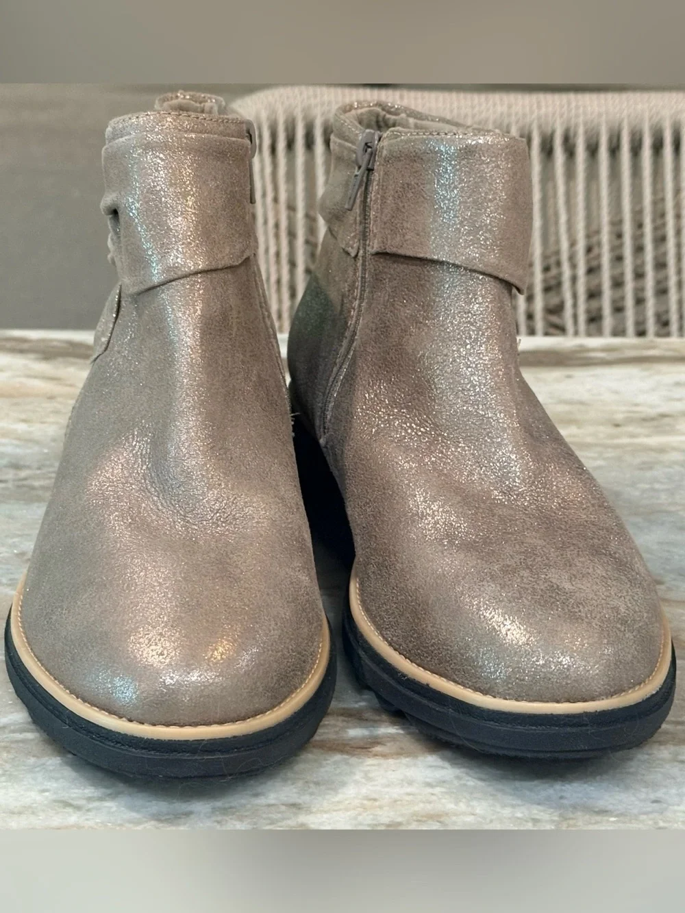 Women’s CLARKS Collection pewter leather metallic wedge ankle boots- Size 7